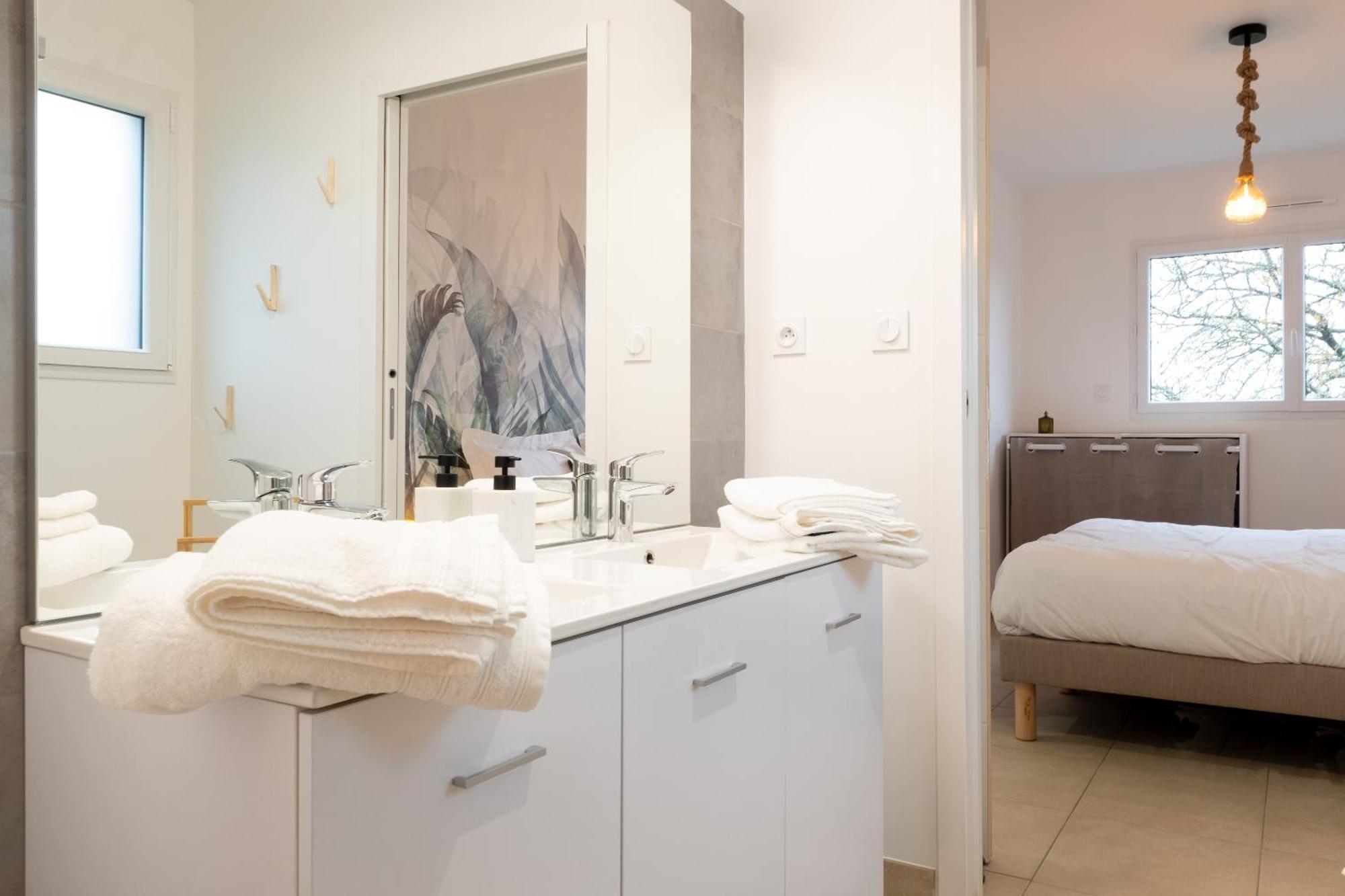 Appart Hotel La Gacilly-Centre Ville-Spa-Parking Exterior foto